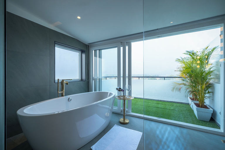 Bathroom 3, amã Stays & Trails Holland Home, Nashik, Nashik