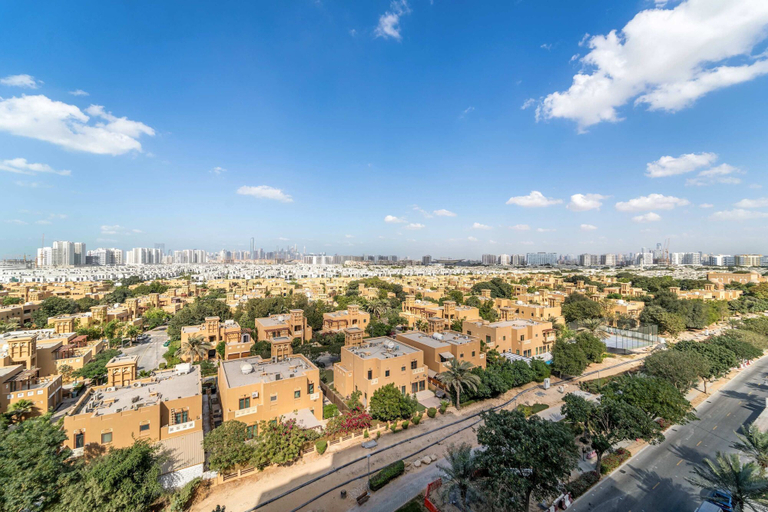 Room 3, Charming new Studio With Pool and gym in Al Furjan, Dubai