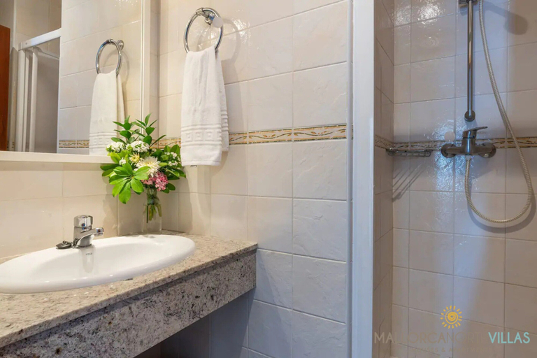 Bathroom 3, Apartment in Port de Pollenca by the Beach, Baleares