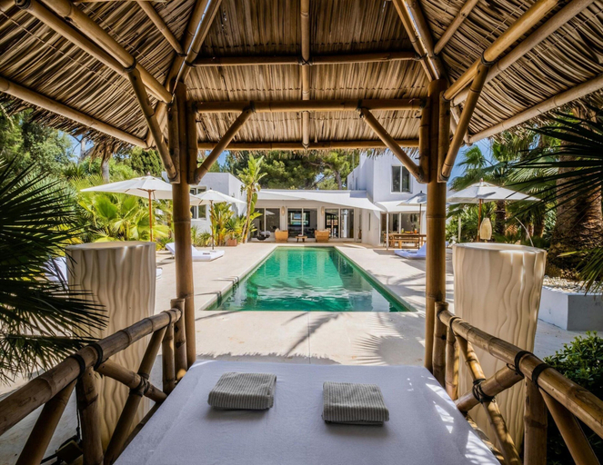 Pool 3, Lavish Villa Near Cala Llonga, Baleares