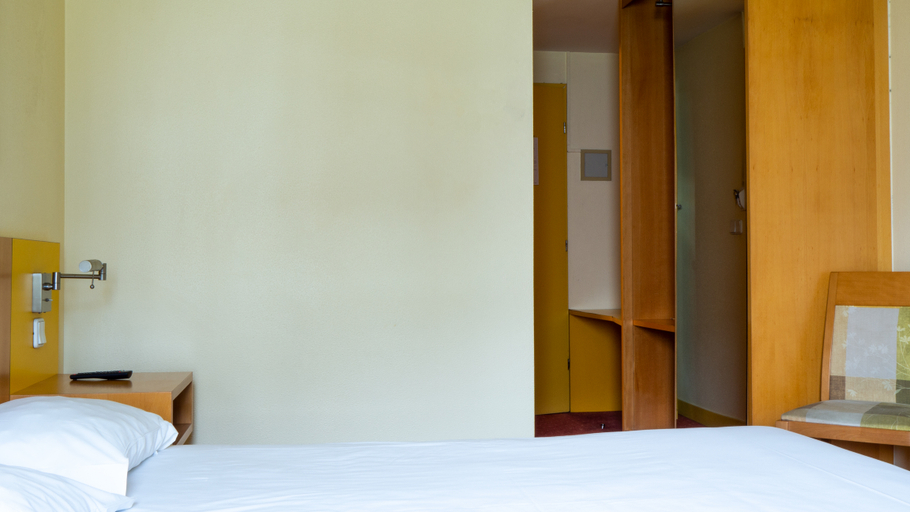 Bedroom 12