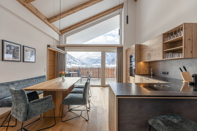 Private kitchen 3, Cosy apartment near ski area, Zell am See