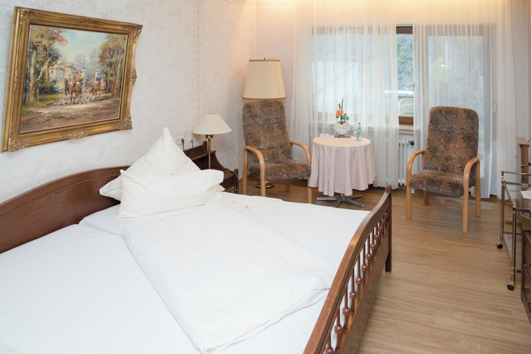 Bedroom 4, Hotel Harzer am Kurpark, Calw