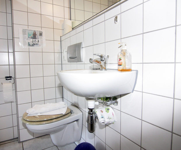 Bathroom 4, Apartment fur 3 in Schulenbrook, Nordwestmecklenburg