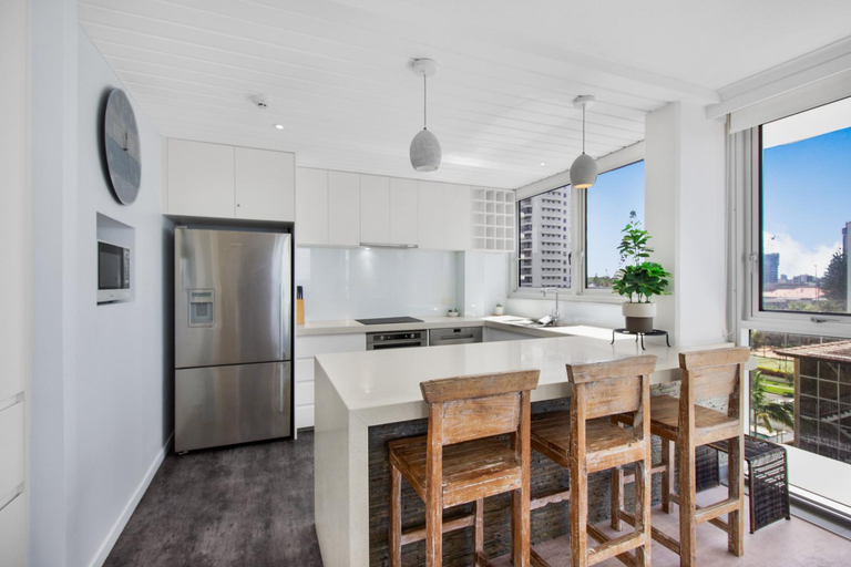 Food & Drinks, Boulevard Towers Holiday Apartments, Gold Coast