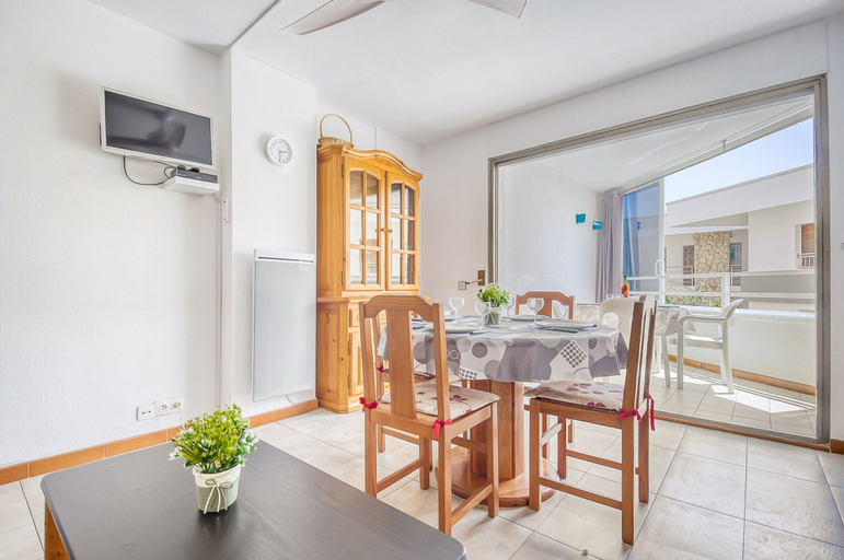 Living room 4, Apartment in Spain Near Sta Margarita Beach, Girona