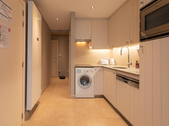 Private kitchen 5, Apartment With Side sea View, West-Vlaanderen
