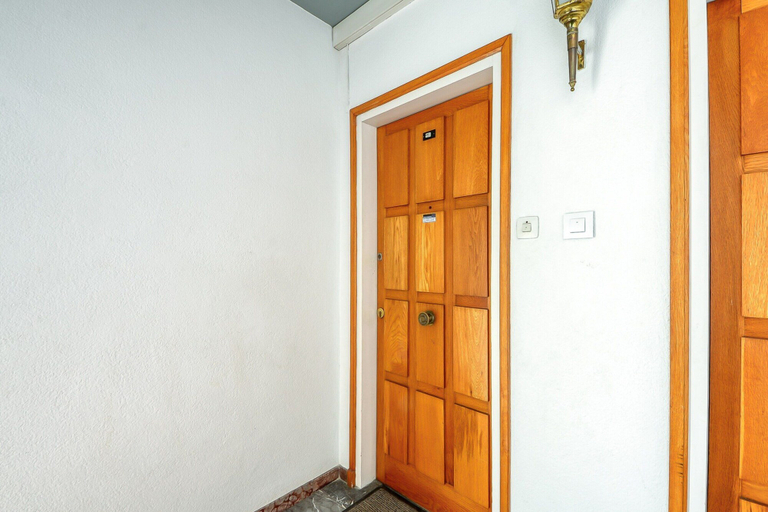 Reception 2, Apartment by Roses Beach With Mountain Views, Girona