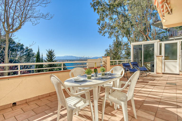 Balcony 3, Apartment in Roses With Waterfront Views, Girona