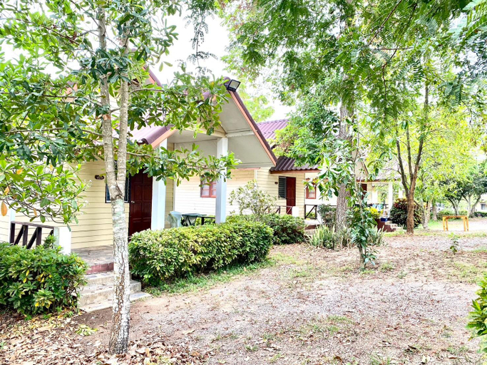 Exterior 8