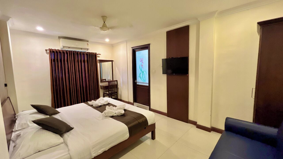 Bedroom 3, Hotel Pearl Palace, Ernakulam