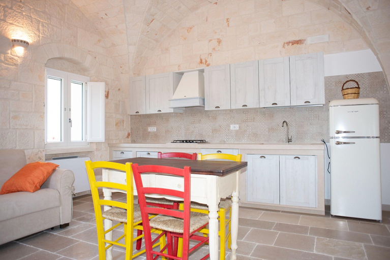 Others 5, Tower House in Puglia With Pool and Charm, Bari