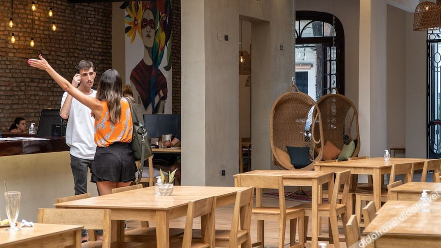 Food & Drinks 3, Selina Salta, Capital