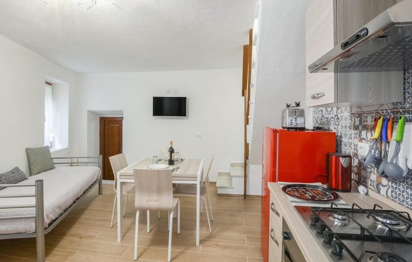 Living room 3, Holiday Home Equi Terme Near Karst Caves, Massa Carrara