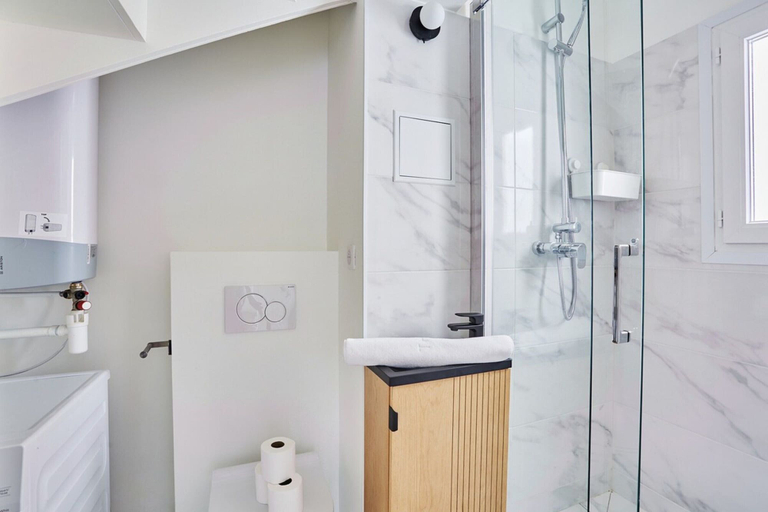 Bathroom, Charming Duplex - Louvre Museum, Paris