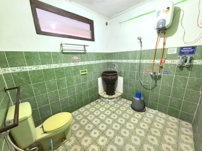 Bathroom 5, Bolo Nest Homestay Jogja, Yogyakarta