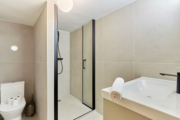 Bathroom, Superb apartment 1 bedroom Center of Paris by Studio Prestige, Paris