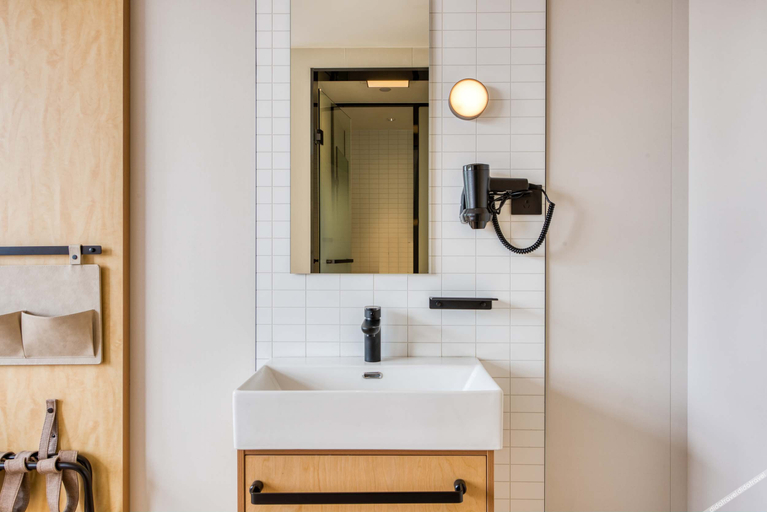 Bathroom 3, HI Inn Wuxi Jiangnan University Town, Wuxi
