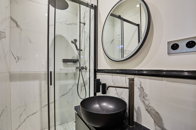 Bathroom 4, Amazing apartment - Saint Germain des Pres, Paris