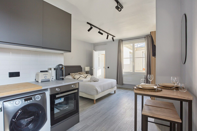 Room 4, Sublim Studio with AC Beaubourg-Le Marais, Paris