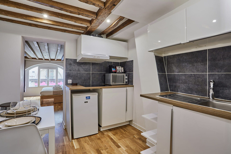 Private kitchen 3, Charming Apartment Center of Paris By Studio, Paris