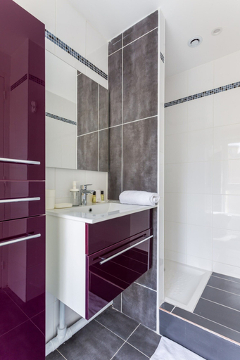 Bathroom 2, Magnificent Studio - 2P - Next to Paris, Hauts-de-Seine