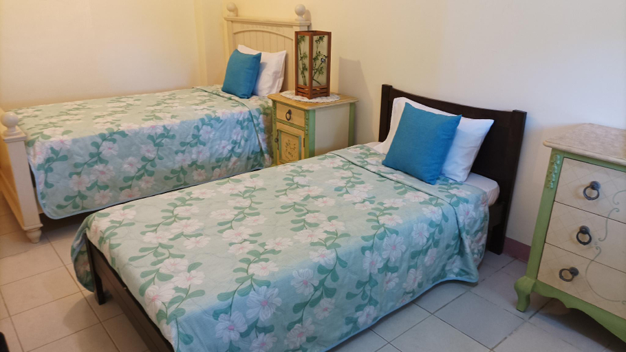 Bedroom 2, Hundred Islands Guest House and Gardens, Alaminos City