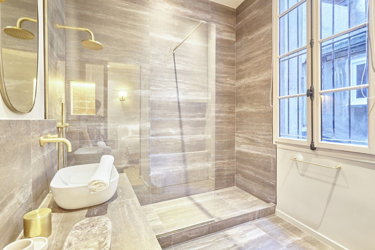 Bathroom 3, Sublim et new Apartment Place des Vosges, Paris