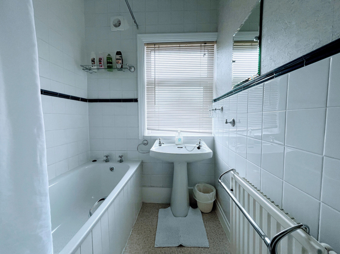 Bathroom 3, 1 Lathom Avenue, Lancashire