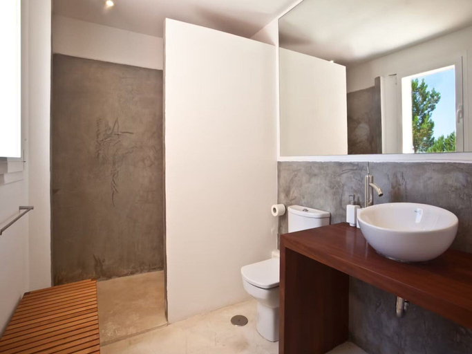 Bathroom 3, Beautiful Villa in Inviting Space, Baleares