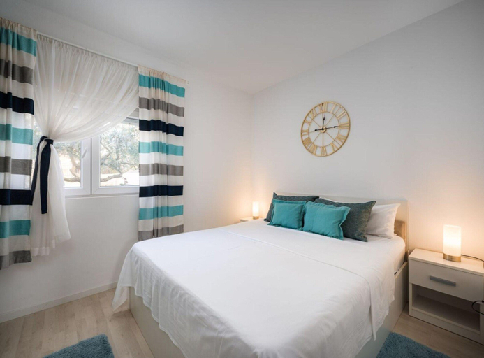 Room 4, Beautiful Apartment With Parking Space, Poreč