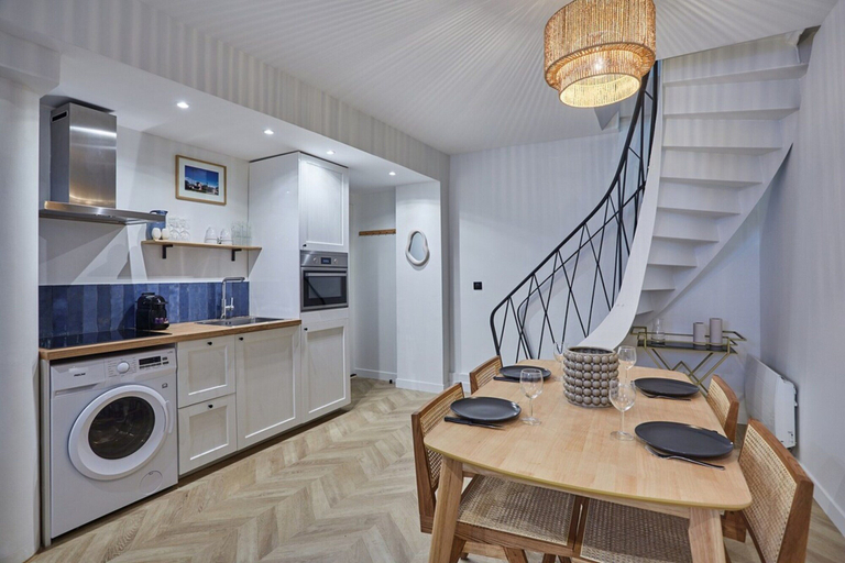 Others 3, Charming & Modern Duplex Apartment Center of Paris, Paris