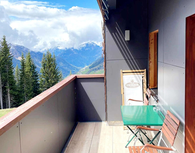 Balcony 3, Apartment in Navis Near Berger Alm Ski Resort, Innsbruck Land