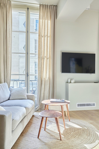 Living area 4, Sublim et new Apartment Place des Vosges, Paris