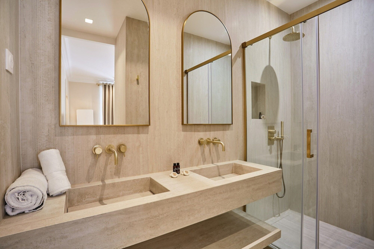 Bathroom 5, Apartment in the Marais With Air-conditioned, Paris