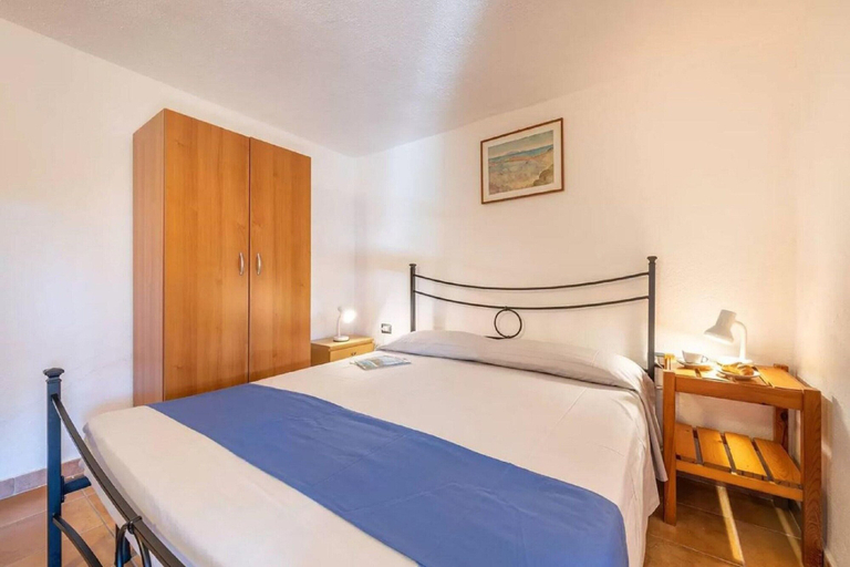 Room 2, Spacious Beach House for 6 in Sardinia, Olbia-Tempio