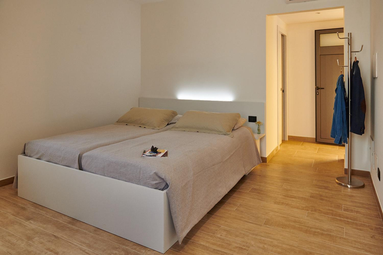 Others 4, Haus SERENA, Lecce
