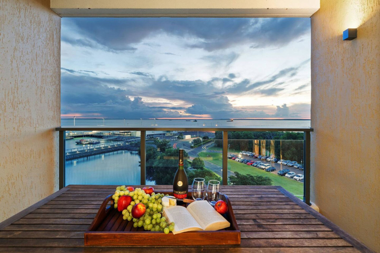 Room 2, Zen By The Sea Pool - Balcony Dining - Seaview, Darwin
