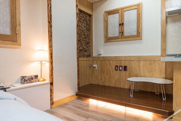 Bathroom 3, Nonhyeon Hyu, Gangnam