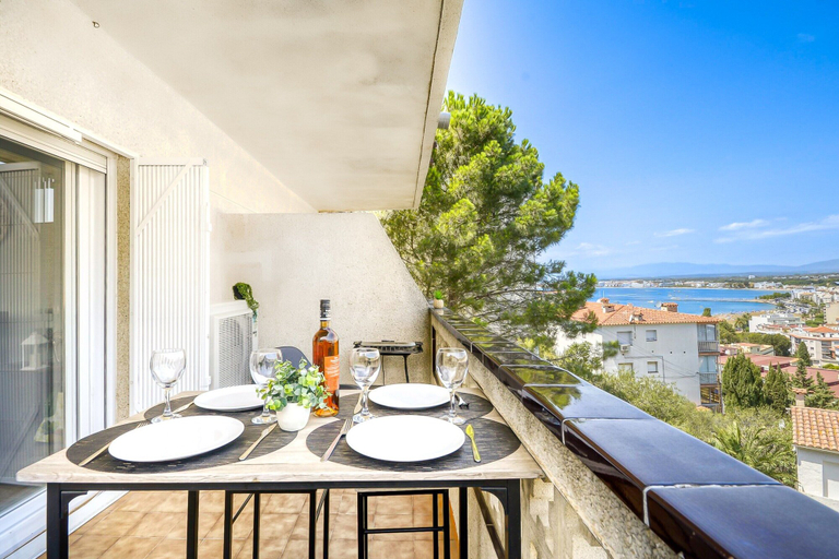 Exterior 4, Apartment in Roses With Waterfront Views, Girona