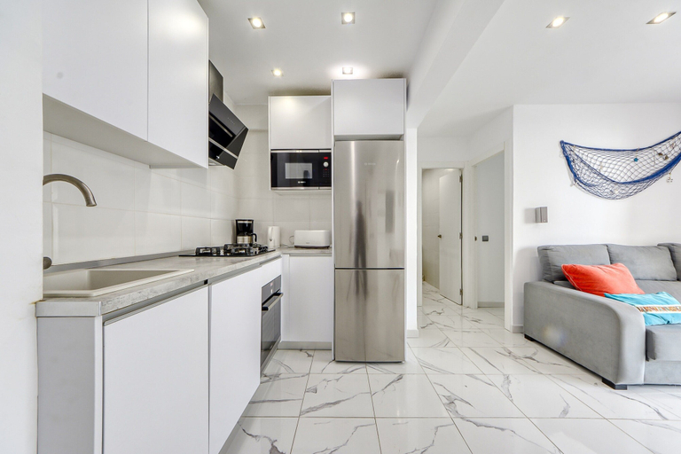 Private kitchen 5, Apartment in Roses With Stunning Beachfront Views, Girona