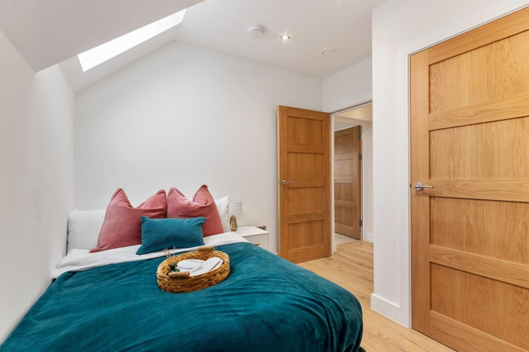Bedroom 3, F8 Leatherhea, Surrey