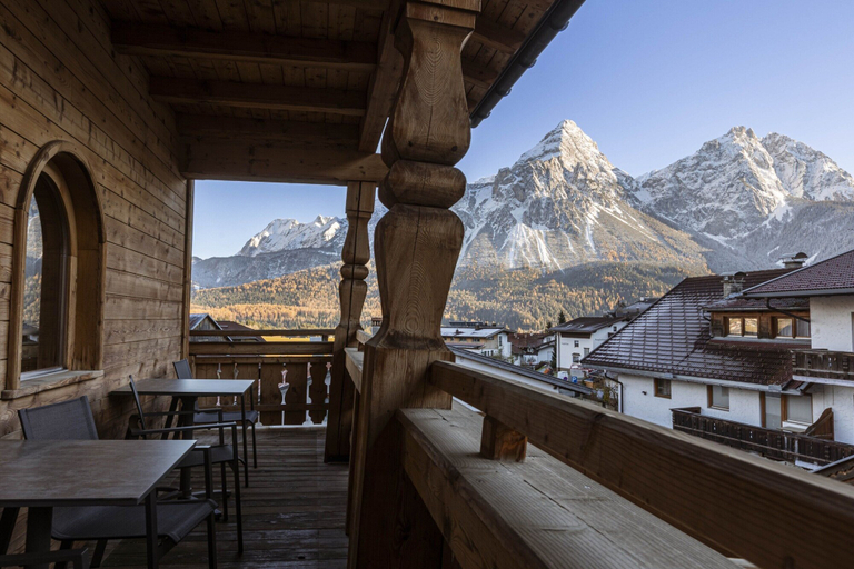 Outdoor dining, Lavish Apartment With Sauna, Reutte