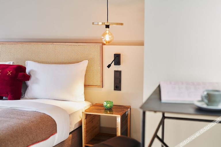 Bedroom 2, Hood House, Hamburg