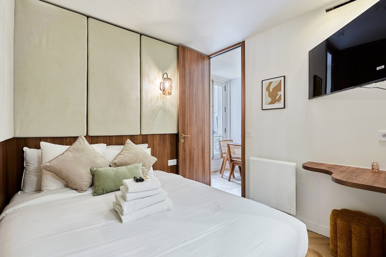 Room 5, Superb Apartment 2 Bedrooms Center of Paris, Paris