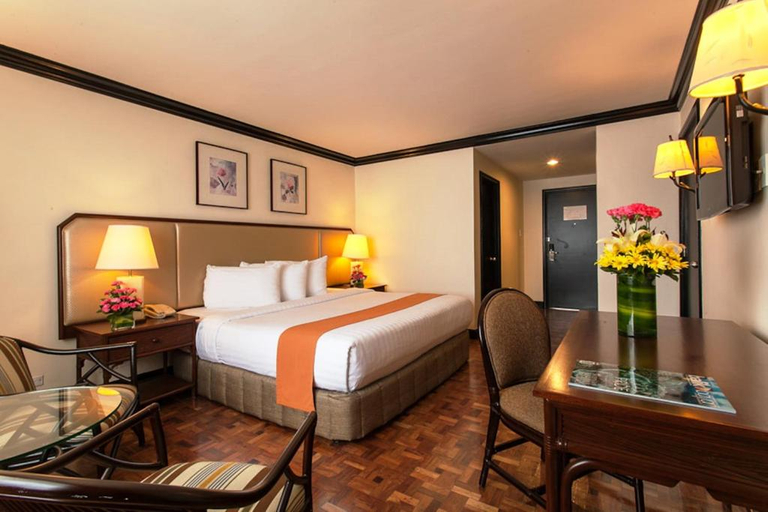 Bedroom 3, Taal Vista Hotel, Tagaytay City