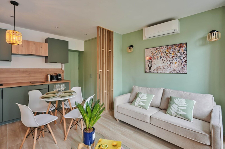 Living area 5, Studio Center of Paris in Montorgueil, Paris