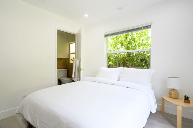 Room 5, Bright Comfortable Apt in Victoria Park, Broward