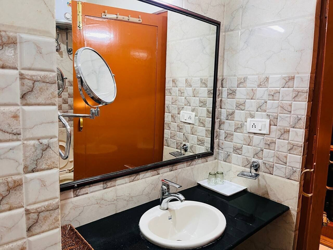 Bathroom 5, Hotel Palampur Life, Kangra