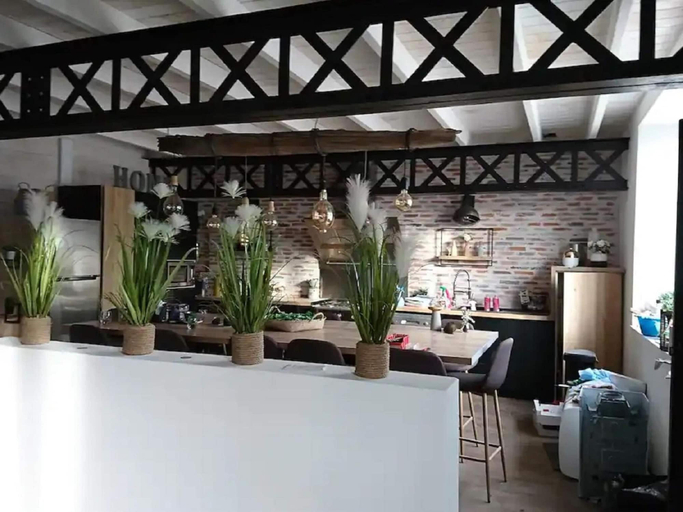 Dining 3, Amazing villa in Nuaillé-d'Aunis with sauna, Charente-Maritime
